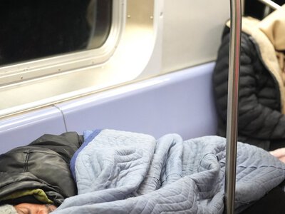 Bezdomność po amerykańsku. Celeste pracowała na dwa etaty, a i tak została bez dachu nad głową