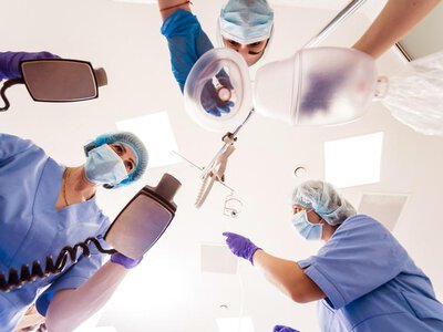 Rewolucja w egzaminach i pracy lekarzy. Nowy plan resortu wywołał potężny spór