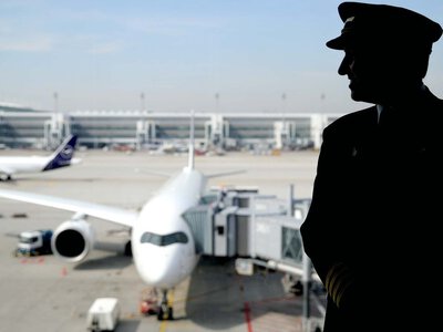 Pilot aresztowany. Odbył setki lotów pasażerskich bez licencji