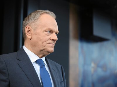 Donald Tusk ma propozycję na podwyżki dla budżetówki. Związkowcy oburzeni