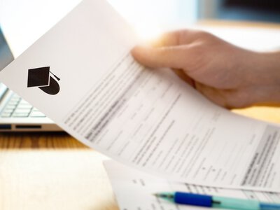 Status studenta za 1200 zł.  Tak fałszywe szkoły napędzają nielegalną imigrację
