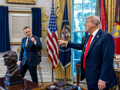 TVN: trwają przygotowania do wizyty Nawrockiego w USA. W jej trakcie gala UFC w Białym Domu