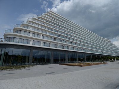 Gigantyczny hotel w Pobierowie otwarty. Polityk pisze o zaszczycie