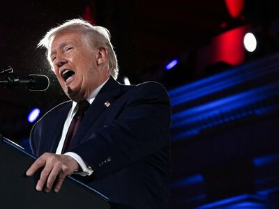 Trump: To my kontrolujemy Ormuz. Na rynek trafiło 100 mln baryłek ropy