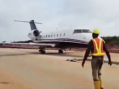 Pilot z fantazją. Wylądował odrzutowcem na polnej drodze. Potem poleciał dalej