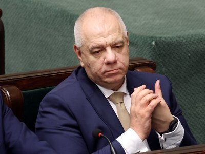 Pięść Kaczyńskiego do walenia w przeszkody. Sasin o nowym stowarzyszeniu w PiS