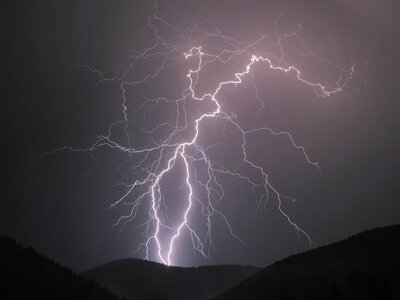 Burze w części kraju odpuściły. Pojawią się w przeciwległym krańcu Polski