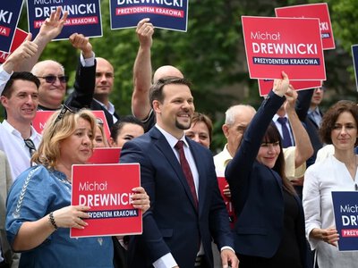 Kandydat PiS krytykuje przeciwników. Chcą zrobić tu mini-Sejm