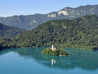 Spektakularne Alpy i czar Adriatyku. Nieodkryta europejska perełka kusi