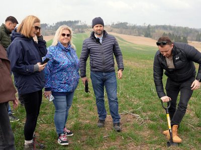 Między tradycją a ekologią. Czy żywność regeneratywna potrzebuje swojego listka?