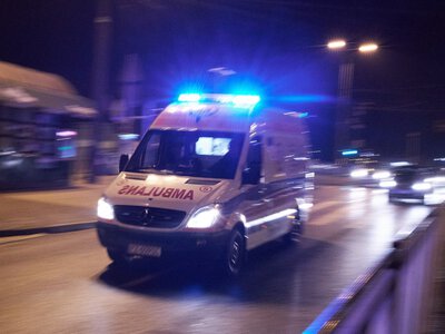Dzieci bawiły się kanistrami z benzyną przy ognisku. 8-latek z ciężkimi poparzeniami