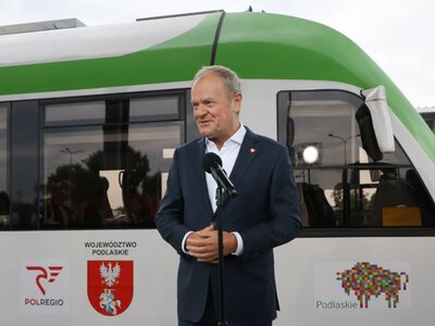 Pociąg wyruszył po 33 latach. Jednym z pasażerów był Donald Tusk