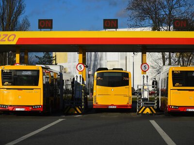 Warszawa wprowadza bezpłatne przejazdy w komunikacji miejskiej. Skorzysta jedna grupa