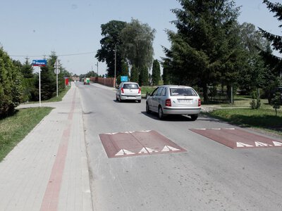 Widzisz śpiącego policjanta? Lepiej zdejmij nogę z gazu, zawieszenie będzie ci wdzięczne