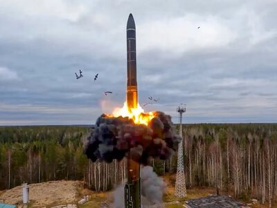 Superbroń Putina lata na oślep. W środku: radzieckie odpady