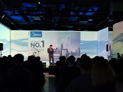 Midea Group wzmacnia obecność na polskim rynku. Marka zaprosiła gości do półimmersyjnego świata technologii i designu