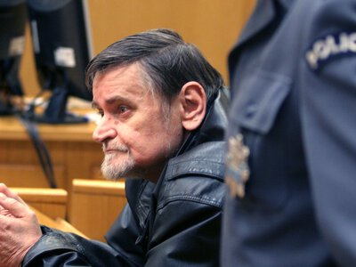 Dzieci z gabinetu Andrzeja Samsona. Zostały zgliszcza, a jego dalej wynosi się na piedestał