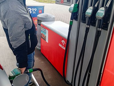 Nowe ceny paliw. Znów taniej. Wystarczy spojrzeć na diesla