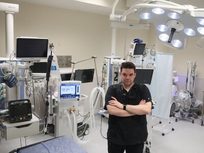 Lekarz Dawid Kacprzyk zrezygnował z funkcji radnego. W tle afera