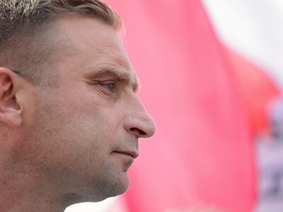 Hejt na niemiecką policję po incydencie z Bąkiewiczem. Otwierają się stare rany