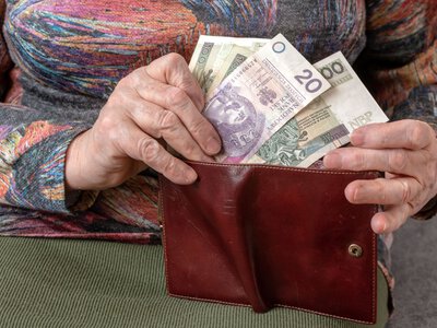 Pracowała 40 lat za minimalną krajową. Tyle wynosi jej emerytura