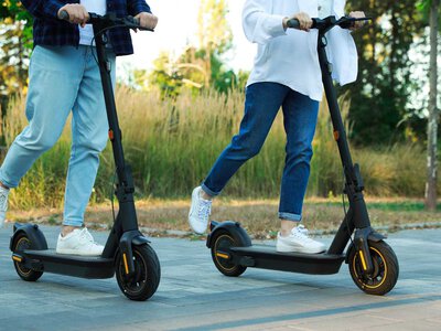 Ministerstwo jest cięte na hulajnogi elektryczne. Padają pytania o obowiązkowe OC