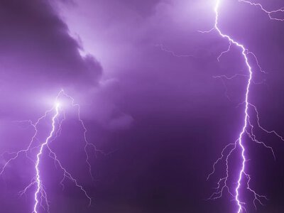 Duża ilość wyładowań. Znad Niemiec nadciąga bardzo niebezpieczne zjawisko