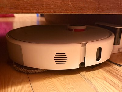 Xiaomi Vacuum S40 Pro trzymam pod łóżkiem. Dobrze wydane 800 zł