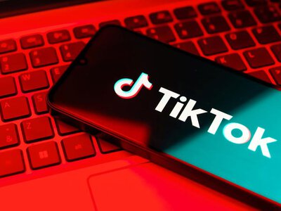 YouTube i TikTok pod lupą. Państwo wskaże, jakie newsy mają być widoczne w socialach
