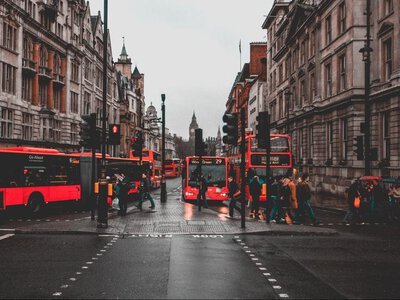 Gospodarka, głupcze!. Starmer kapituluje, nadchodzi szósta zmiana