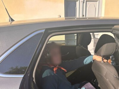 Zauważyli ją na ulicy. Szła w grubym swetrze i chuście. Od razu było wiadomo, że coś jest nie tak