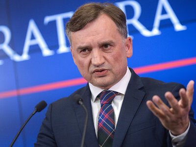 Gdzie jest pistolet Ziobry? Służby nie mają pojęcia, co się z nim dzieje