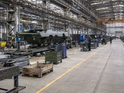 Polska zbrojeniówka ma problem. Brakuje ludzi do robienia broni