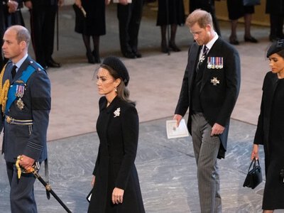 Relacje Harry'ego i Williama nadal napiete. Nie odbiera telefonów