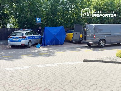 Zatrzymał się na parkingu przed restauracją. Kilka godzin później znaleźli jego ciało