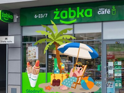 Żabka odpala sklepy sezonowe. 170 placówek, a co po sezonie?