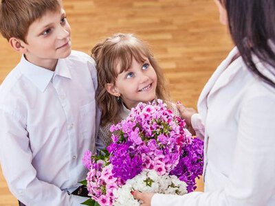 Podziękowania dla nauczyciela i wychowawcy na zakończenie roku 2025
