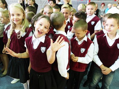 Dwa miesiące beztroski. Prawie 5 milionów uczniów kończy rok szkolny