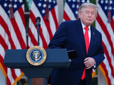 Świat nie ufa Trumpowi. Ale prezydent USA nie osiągnął jeszcze dna