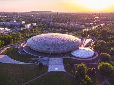 Turysta pod krawatem rządzi w Krakowie. Miasto wygrało z całą Europą