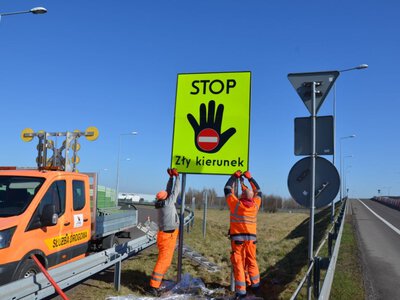 Pomyliła zjazd z autostrady. To, co zrobiła chwilę później, mrozi krew w żyłach