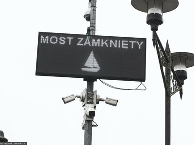 Most nie wytrzymał upałów. Awaria przeprawy na Mazurach