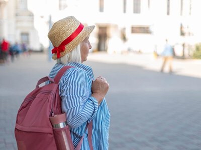 Nie daj się nabrać na wakacje marzeń. Tak oszuści uderzają w seniorów