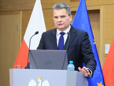 Niedopuszczalne jest. Korneluk z oświadczeniem, w tle głośna sprawa