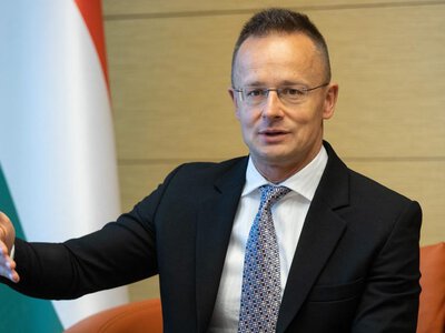 Prywatne loty do Wiednia za miliony. Rekordowe wydatki byłego szefa MSZ Węgier