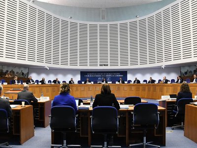 Polki chciały zarejestrować dziecko, urząd odmówił. Trybunał przyznał 5 tys. euro