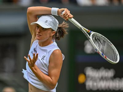 Iga Świątek i loteria na korcie centralnym Wimbledonu. Niecodzienne sceny!