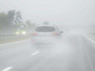 Błękitnego nieba prędko nie zobaczymy. Pogoda zaciąga deszczową kurtynę