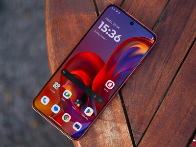 Motorola wchodzi w eSIM. Na start daje 1 GB na cały świat