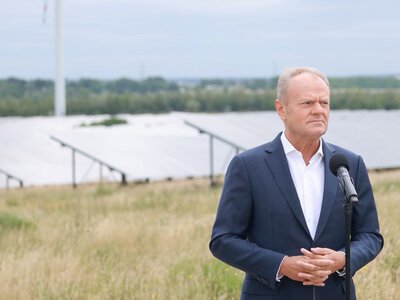 Donald Tusk o OZE. „Ochrona klimatu i często najtańsza energia”